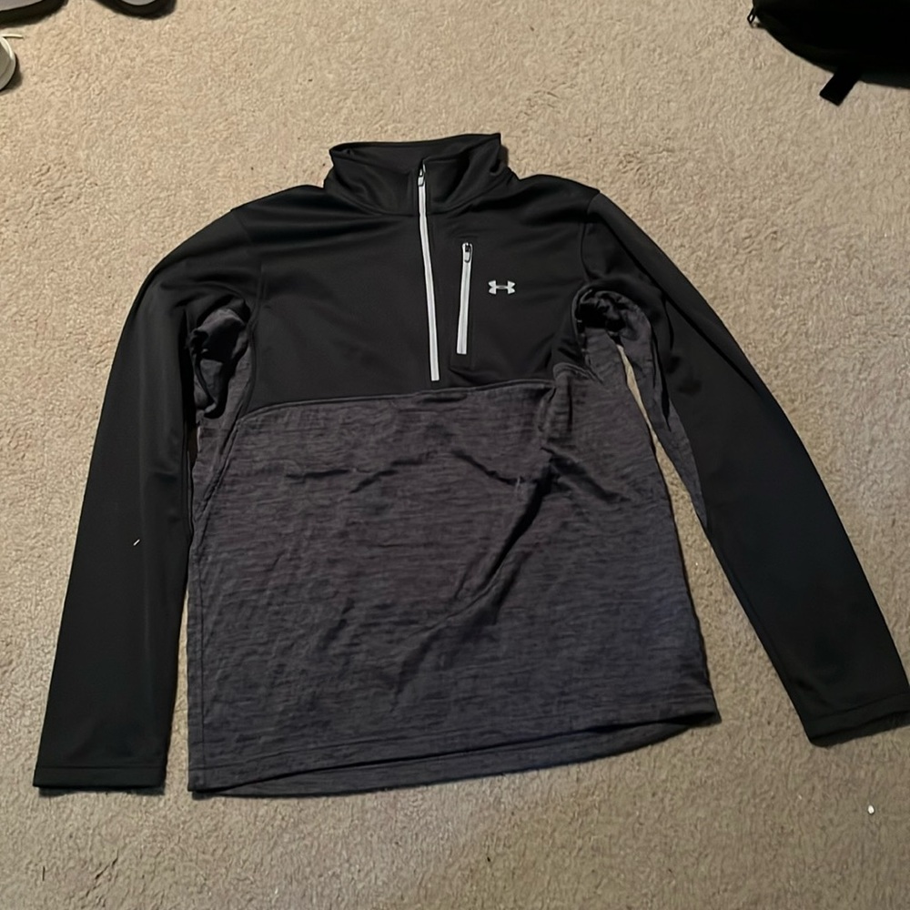 Under Armour men’s pull over funnel neck